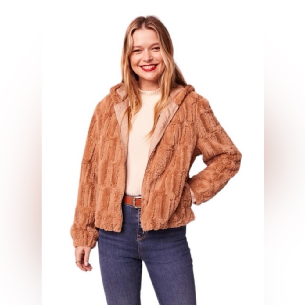 Band of the Free Angel Faux Fur Hooded Jacket in Butterscotch | Size L | NWT